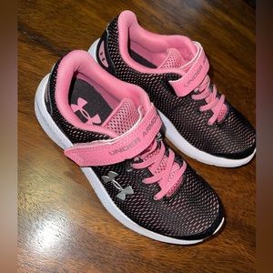 Girl’s Under Armor Tennis Shoes